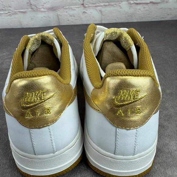 Nike Women’s Air Force 1 White and Gold Sneakers NEW 7 SAMPLE/PROTOTYPE - Picture 7 of 11